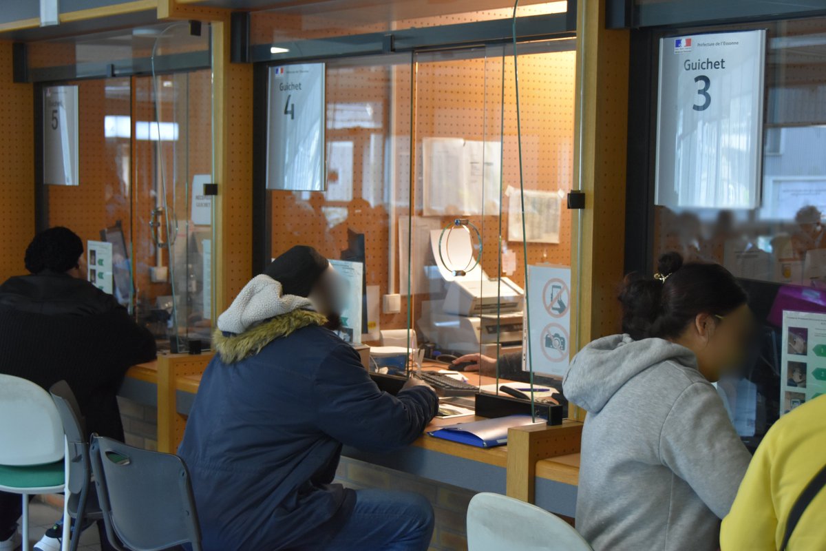 Image de Préfète de l'Essonne : #Démarches | Ce samedi 11 avril, la préfecture de l’Essonne et la sous-préfecture de Palaiseau ont