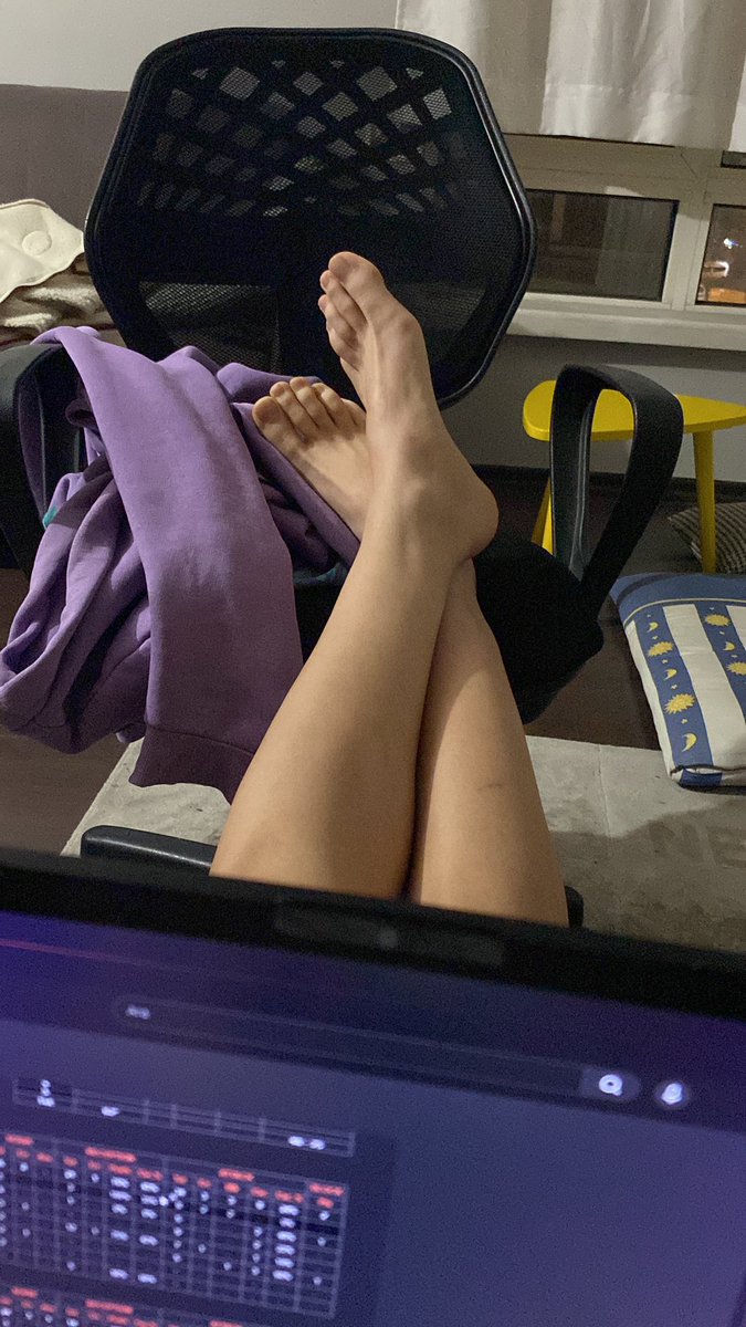 kartını teslim edeceksin ayaklarıma 💰💵

#köle #kole #koele #finansalköle #finansalköpek #finansalkole #finansalkoele #master #sahip #sahibe #findom #feet #feetworshi̇p #feetfetısh #feetِ #FeetAesthetic #malefeet #foot #ayak #ayakfetişi #ayakfetiş #ayakfeti̇si̇ #erkekayak