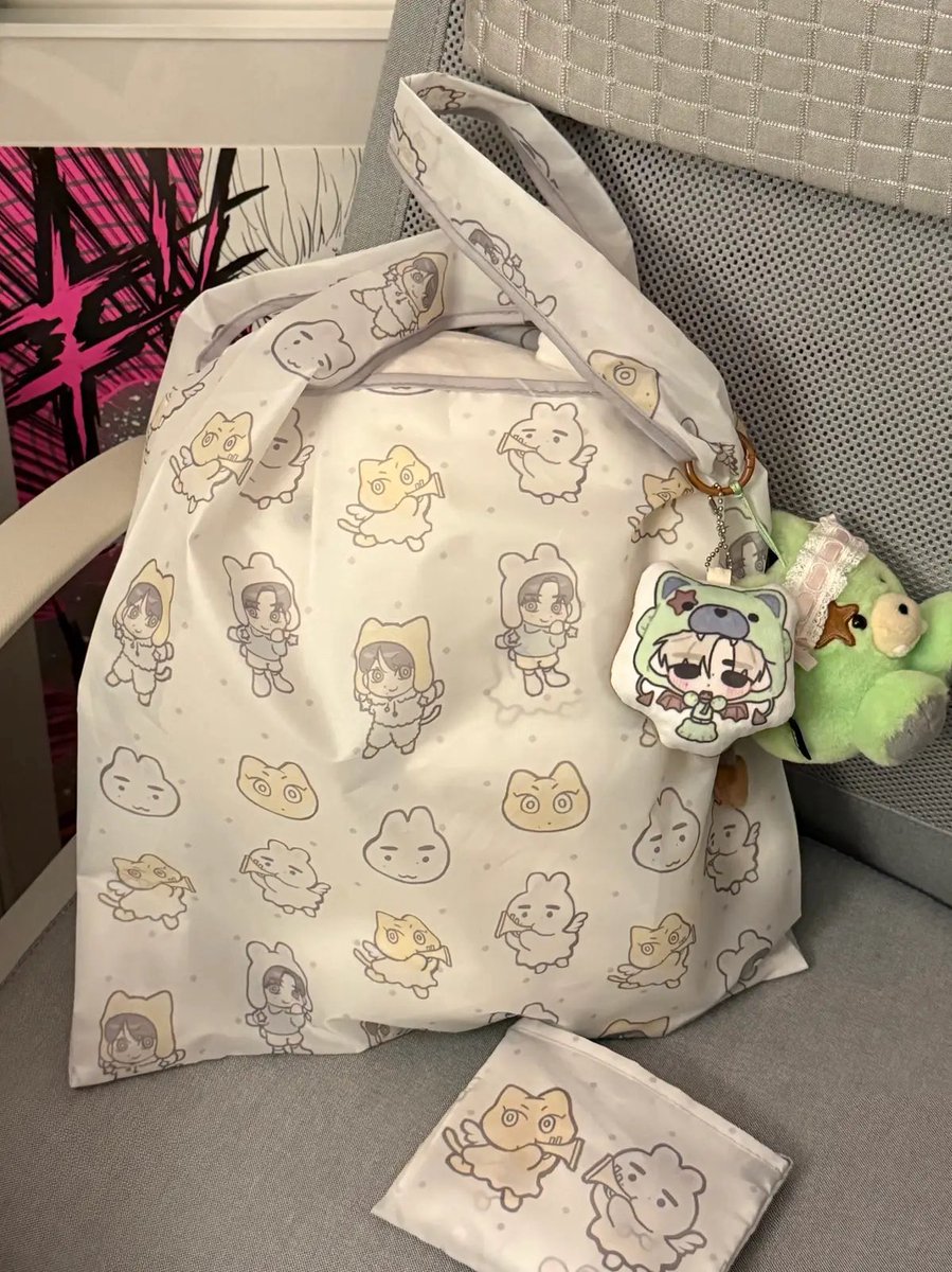 berrykitty121's tweet photo. 🇨🇳 G.O草莓芝士猫 🍓🧀🐱

ENHYPEN 饭制包包贴纸

推主授权：@minsuumisn 

📦 微店 / 小红书 / 微博（同头像）：草莓芝士猫
🔗 vd链接： https://t.co/sjkT4cHdZe https://t.co/Rh9FEgDJ1l