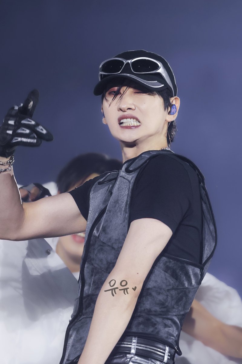 260405 SJ-CORE in SEOUL Day 3

🚀🚀😬
<a href="/AllRiseSilver/">Dalnim</a> 

#슈퍼주니어 #슈주
#SUPERJUNIOR #SUJU
#SuperJuniorDnE #ウニョク
#이혁재 #은혁 #李赫宰 #銀赫
#LEEHYUKJAE #EUNHYUK