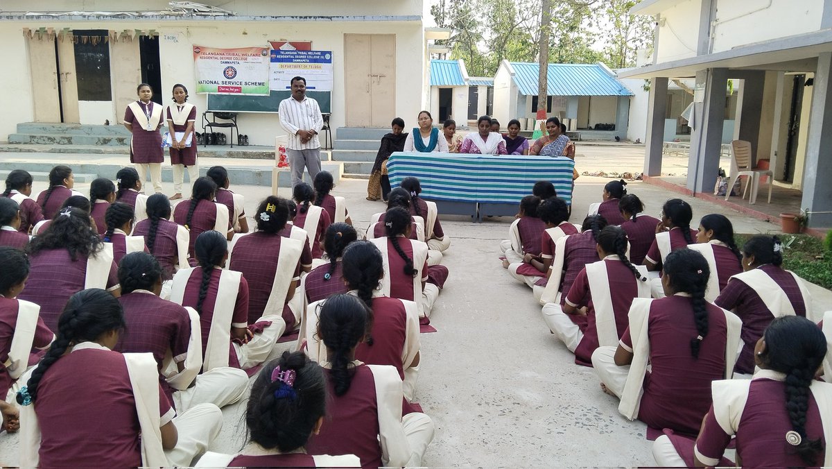 RDCGDAMMAPETA's tweet photo. **Birth Anniversary Celebration of Jyotirao Phule**
**TGTWRDC (G), Dammapeta**

Today, the birth anniversary of Jyotirao Phule was celebrated at TGTWRDC (G), Dammapeta. The program was organized by the Department of Telugu along with the NSS team. https://t.co/MXfcQ9s3Jw