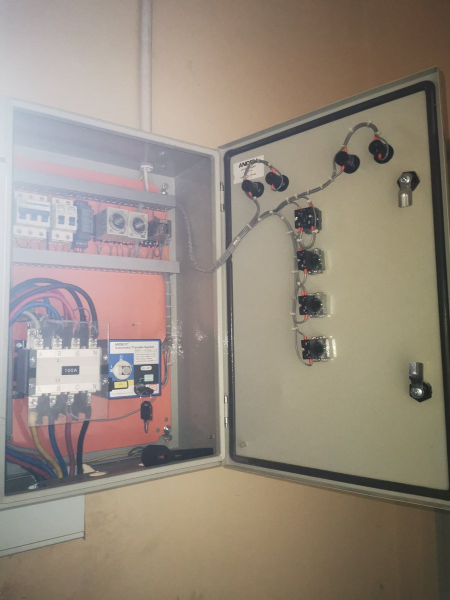 MakgeneralLtd's tweet image. Change over board. #wiring #ElectricalMaintenance #maintenance #Protection #proffesionals
Call us on 0752162110 / 0782162110