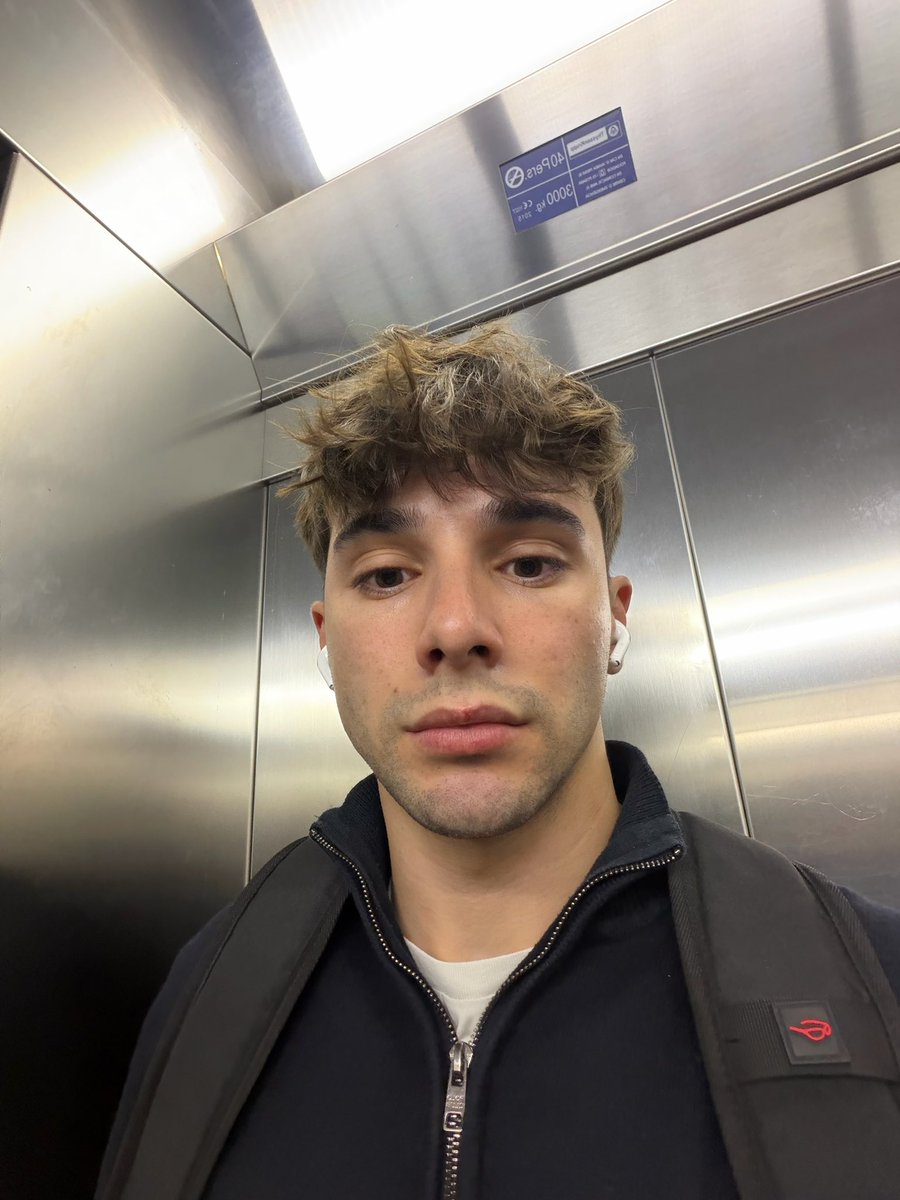 Alex Val tweet media