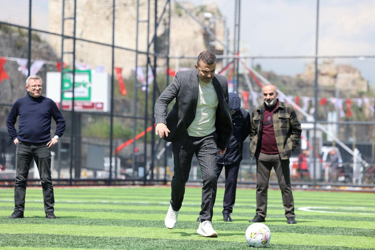 Gençlik ve Spor Bakanımız Sayın Dr. Osman Aşkın Bak ve İstanbul Valimiz Sayın Davut Gül’ün katılımıyla Silivrikapı Spor Köyü’nün açılışı gerçekleştirildi.

Sporun birleştirici gücüyle büyüyen bu alan, yeni başarı hikâyelerine ev sahipliği yapmaya hazır. 😊

📍 Silivrikapı Spor