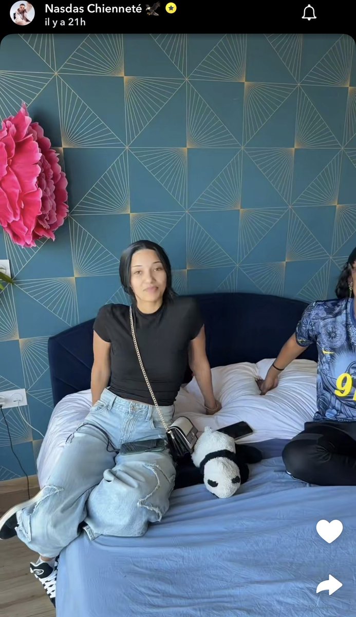 jordibordelo's tweet image. Miss chienneté aucun mec n’est sont style , elle veut masser les pieds de gloire .
Cherchez pas elle aime pas les hommes elle aime les femmes .
#nasdas #margot