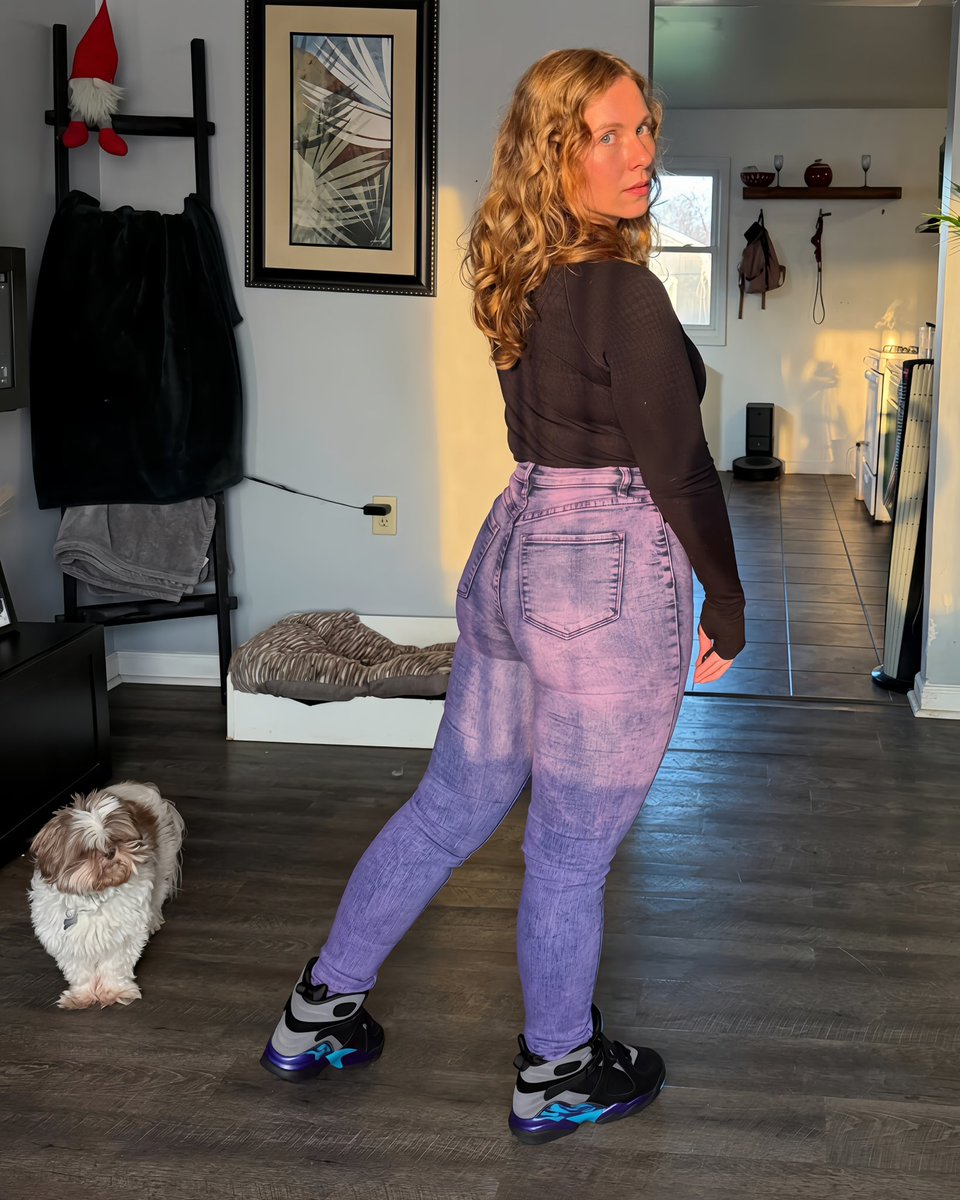 Kassie_ge's tweet image. Just some purple jeans 😝 #blondehairblueeyes #fashionnova #casualstyle #slimthick #snowbunny