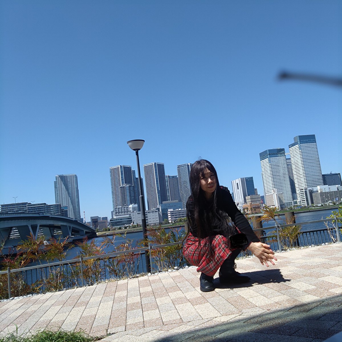 しの tweet media