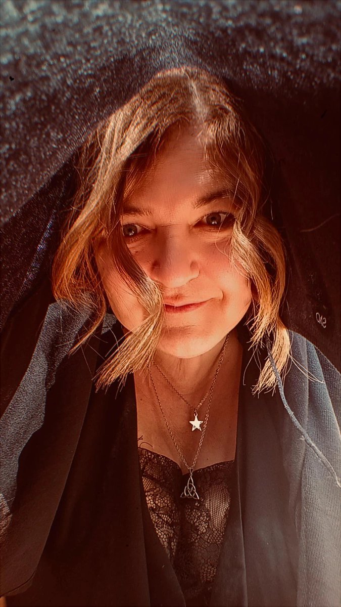 ChoosyGirl73's tweet image. Risplendere sempre, risplendere ovunque
.
.
.
#quotes #pensierisparsi #desideri 📌 🧩