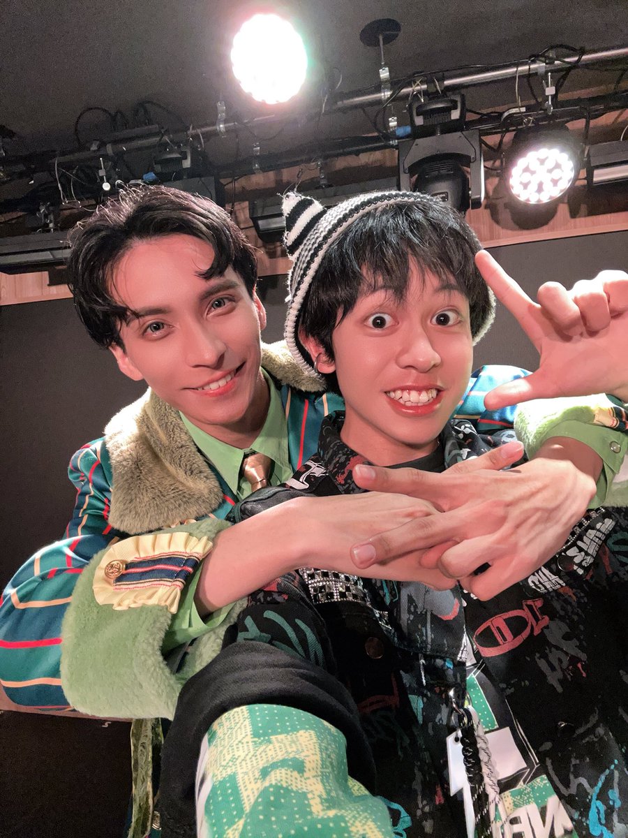 dragonfly_aoi's tweet image. #LIT さんとのツーマンライブ、ありがとうございました！！
たくさんの方が盛り上がってくれて、めっちゃ楽しかったです😊

LITの皆さんと今日で、もっと仲良くなりました😆

👇同じメンカラ緑色の、のあくんとの写真📸
　一緒に撮ってくれてありがとうございました！
　またこれからもよろしくね🤗