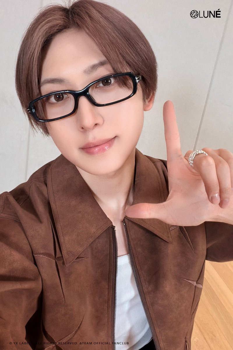 andTEAMluneGBL's tweet image. 🌐 [MEDIA] 260411

&amp;amp;TEAM FUMA for KR 1st Mini Album 'Back to Life' Selfies. 

#andTEAM #FUMA #앤팀 
@andTEAM_members