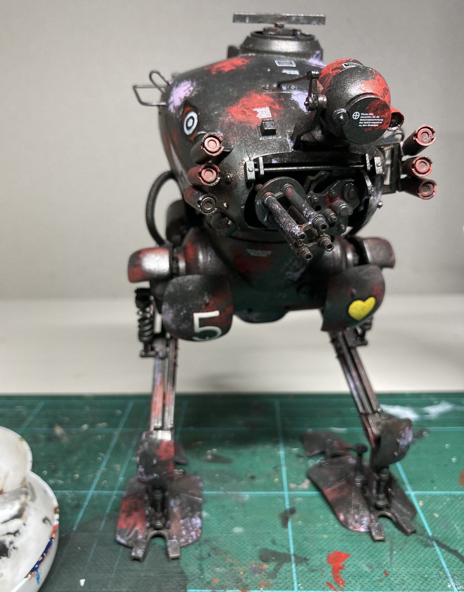 デカール貼って数字とハート描きました。ウェザリングも楽しみです。