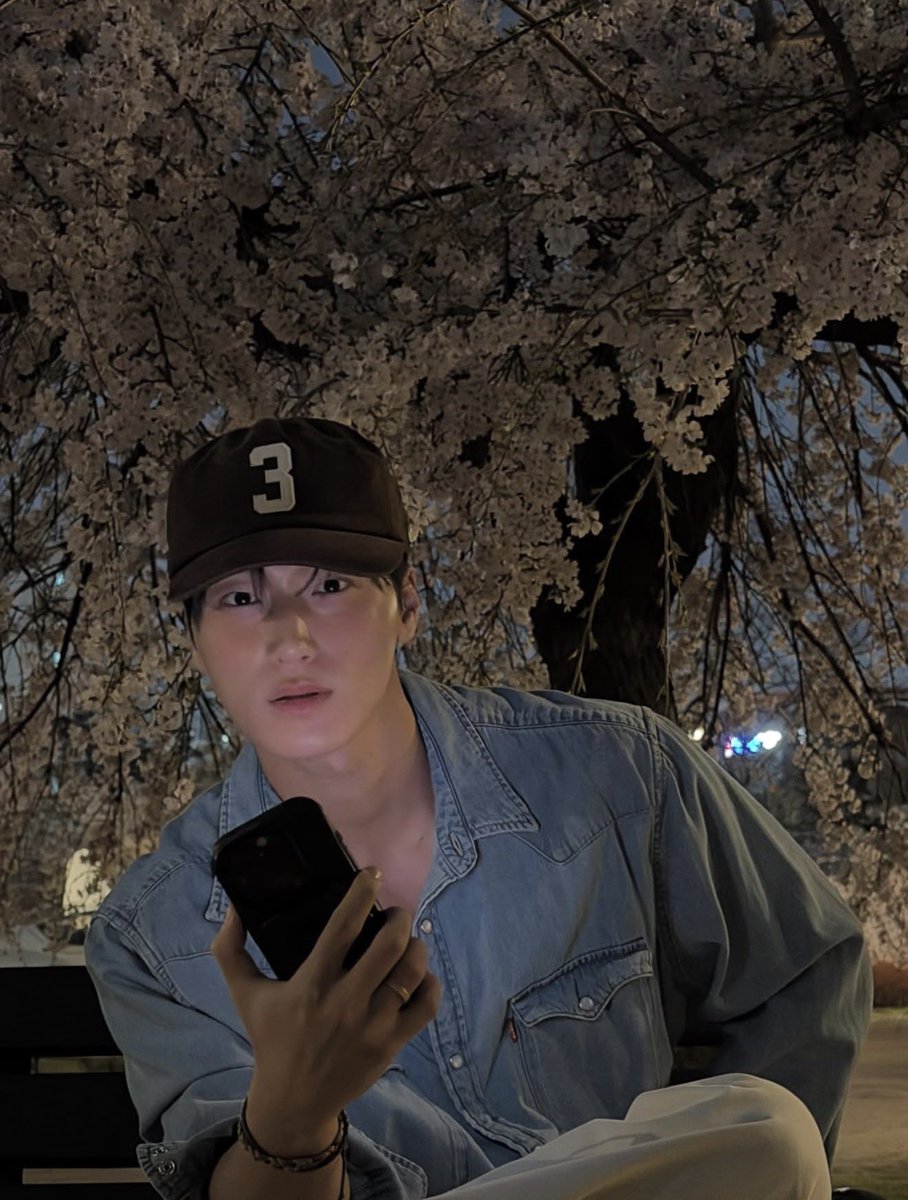 His reaction when he saw the pics I sent was too precious. Cutie. 🤍