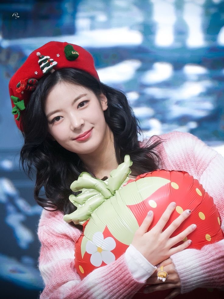 itzy pics tweet media