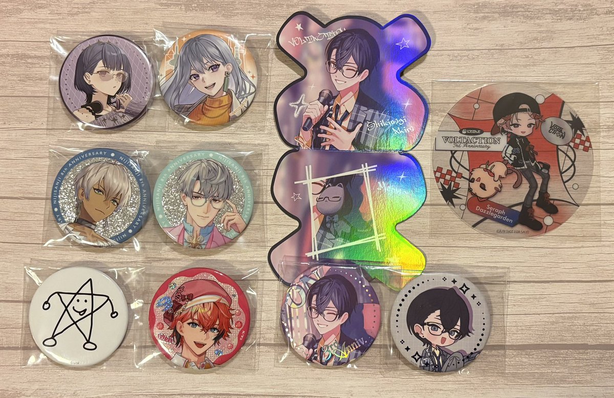 SARA__1582's tweet photo. 【交換】にじさんじ 缶バッジ チェキ風カード コレクションカード 特典

譲→画像1～4枚目

求→画像5〜8枚目それぞれ1点ずつ or
      定価 (特典 300円) ＋送料

Yahoo！フリマ 又は メルカリでの
交換希望です。
お気軽にお声掛け下さい。 https://t.co/IcqBdEasLU