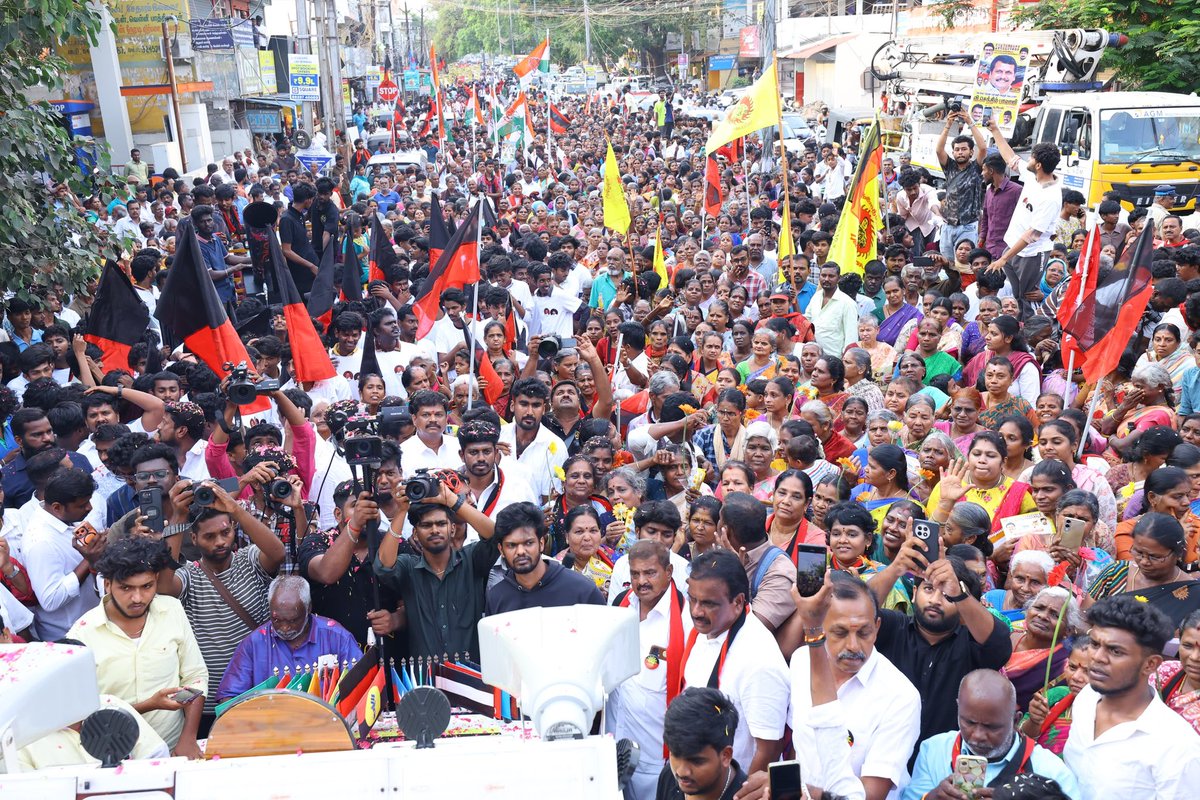 V_Senthilbalaji's tweet photo. சிறுபான்மையினர் தொழில் தொடங்க TAMCO மூலம் கடன்பெறும் உச்சவரம்பின் அளவு 30 லட்சம் ரூபாயாக உயர்த்தப்படும் என்று கழகத்தின் தேர்தல் வாக்குறுதியில் அறிவித்துள்ள மாண்புமிகு தமிழ்நாடு முதலமைச்சர் தளபதி @mkstalin அவர்களின் நல்லாசிகளுடன், இன்று, கோவை மாவட்டம், கோவை தெற்கு சட்டமன்ற தொகுதி, கோட்டைமேடு பகுதியில்,  திராவிடர் கழக துணைப் பொதுச் செயலாளர், வழக்கறிஞர் செ.மெ.மதிவதனி அவர்களுடன் உதயசூரியன் சின்னத்திற்கு வாக்கு கேட்டு தேர்தல் பரப்புரை மேற்கொண்ட போது..

வாக்களிப்பீர் உதயசூரியன் 🌄 

#கோவை_தெற்கு
#VoteForDMK
#ஸ்டாலின்_தொடரட்டும்
#தமிழ்நாடு_வெல்லட்டும்