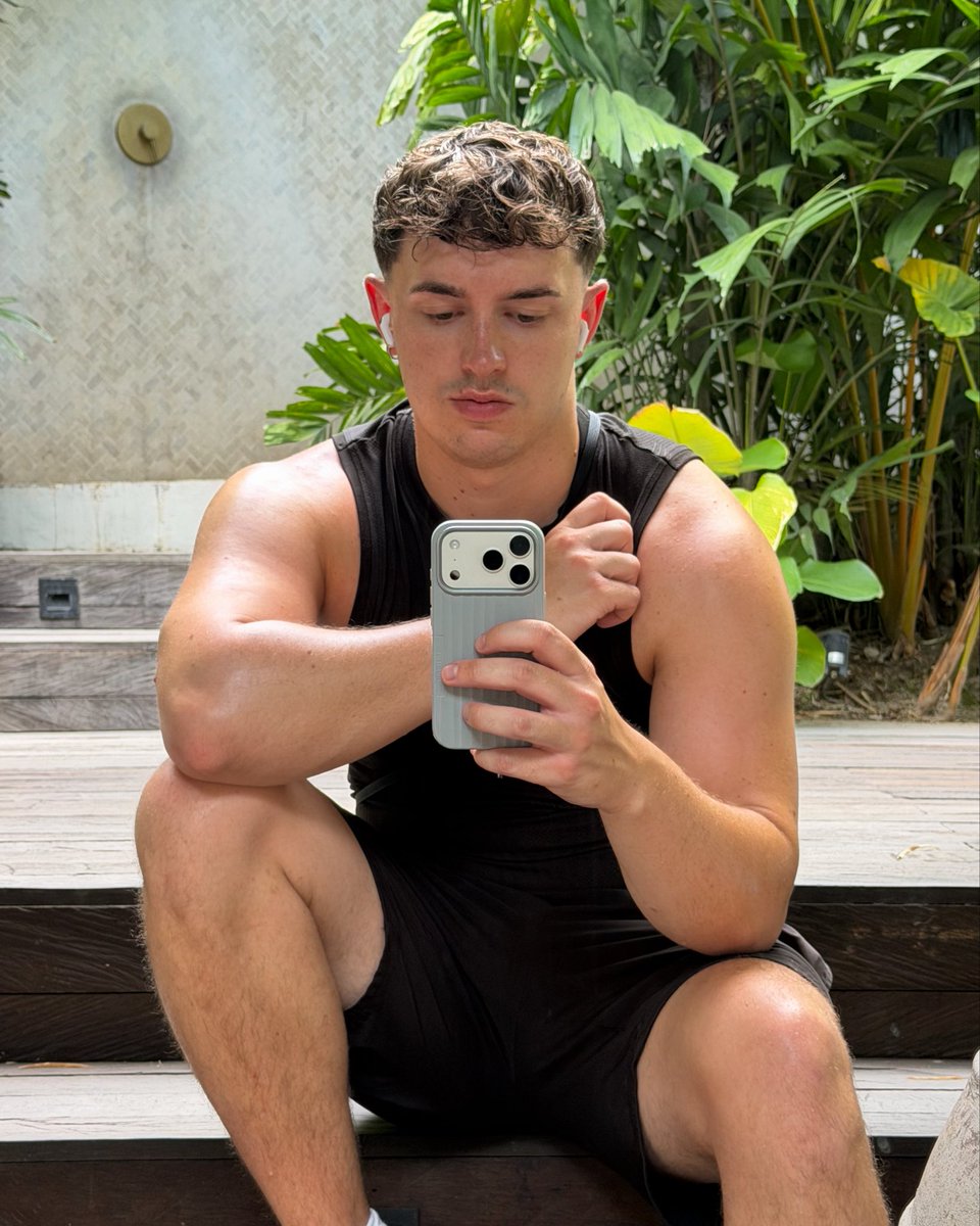 tom 🪩 tweet media