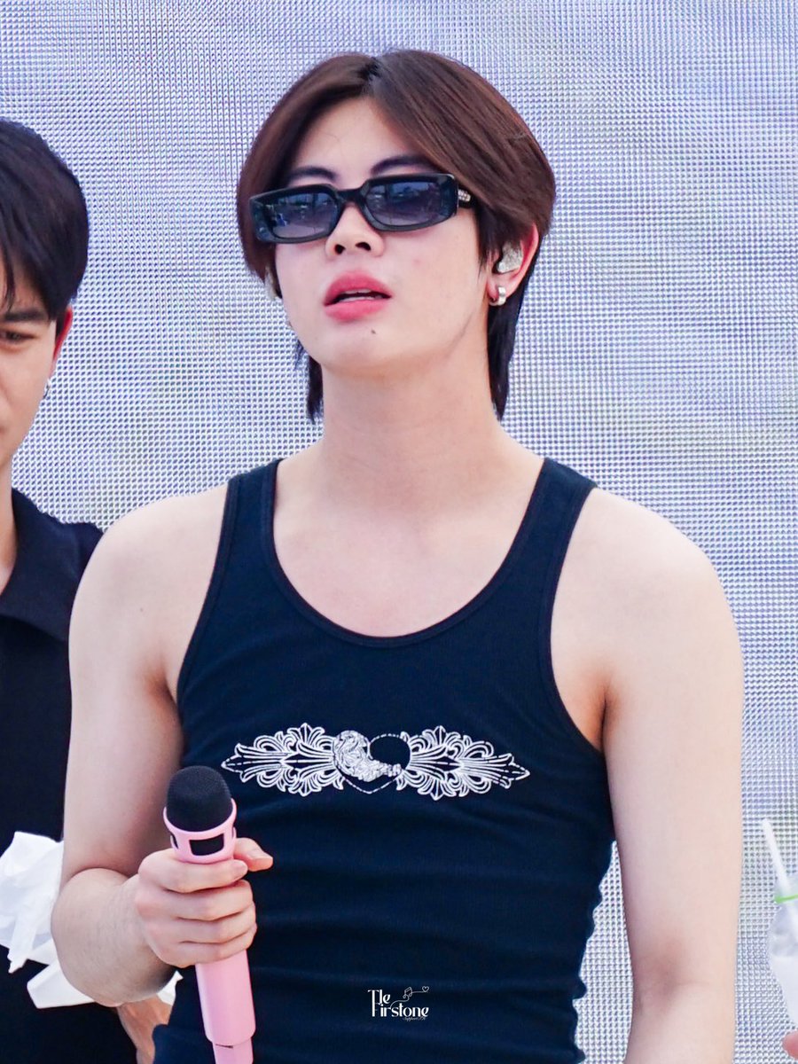 TleFirstoneTH's tweet image. แดดที่ว่าร้อน ยัง HOT สู้พี่วรรณไม่ได้ 🤟🏻🔥

TLEFIRSTONE SONGKRAN26 ICONSIAM
#TLEFIRSTONExICONSIAM 

@firstone_wnk