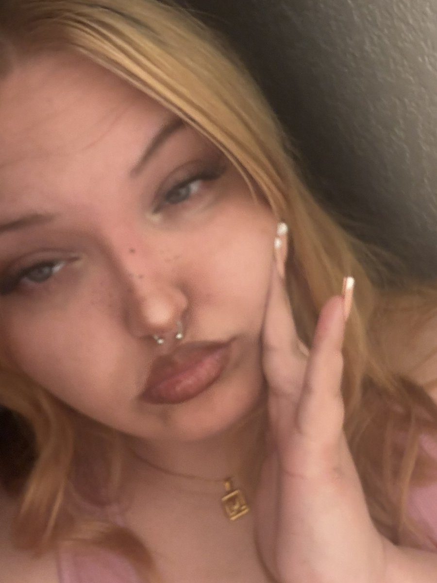 laylay 🍒 tweet media