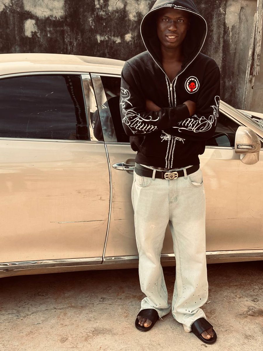 LARRYSPESH 🦇 tweet media