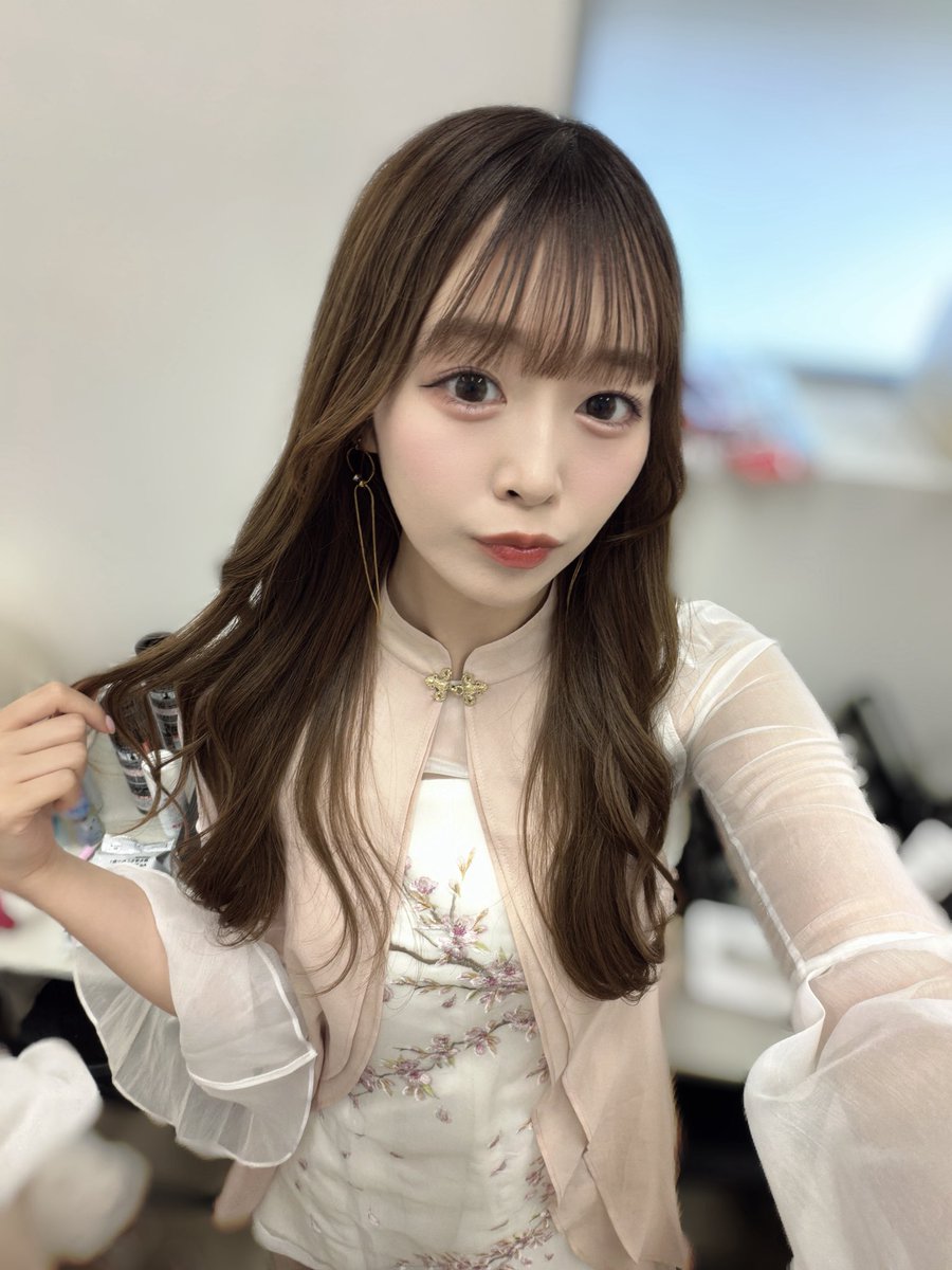 新野 楓果 tweet media