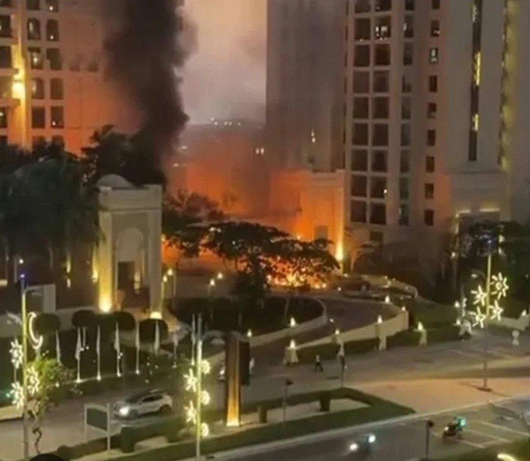 Savaştan Dubai de nasibini aldı. Başta Apple olmak üzere ünlü markalar kapanmaya başladı.