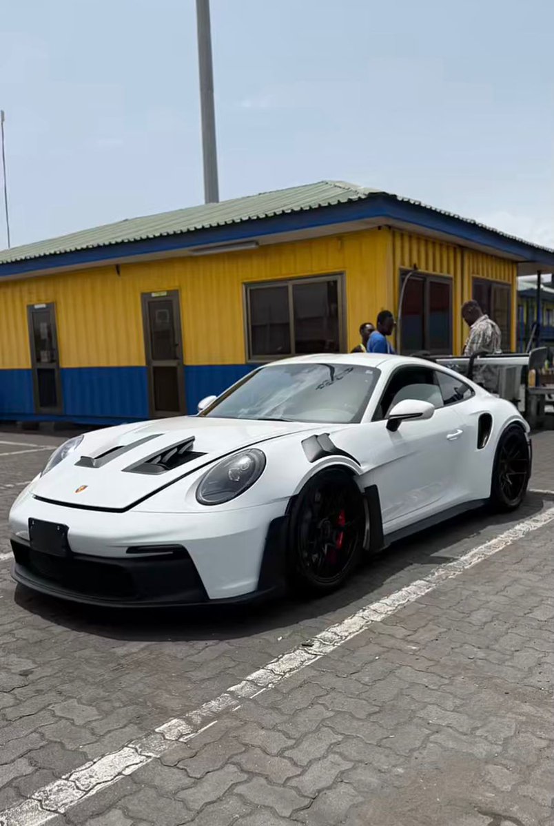 Outside With Darkseid🦉 tweet media