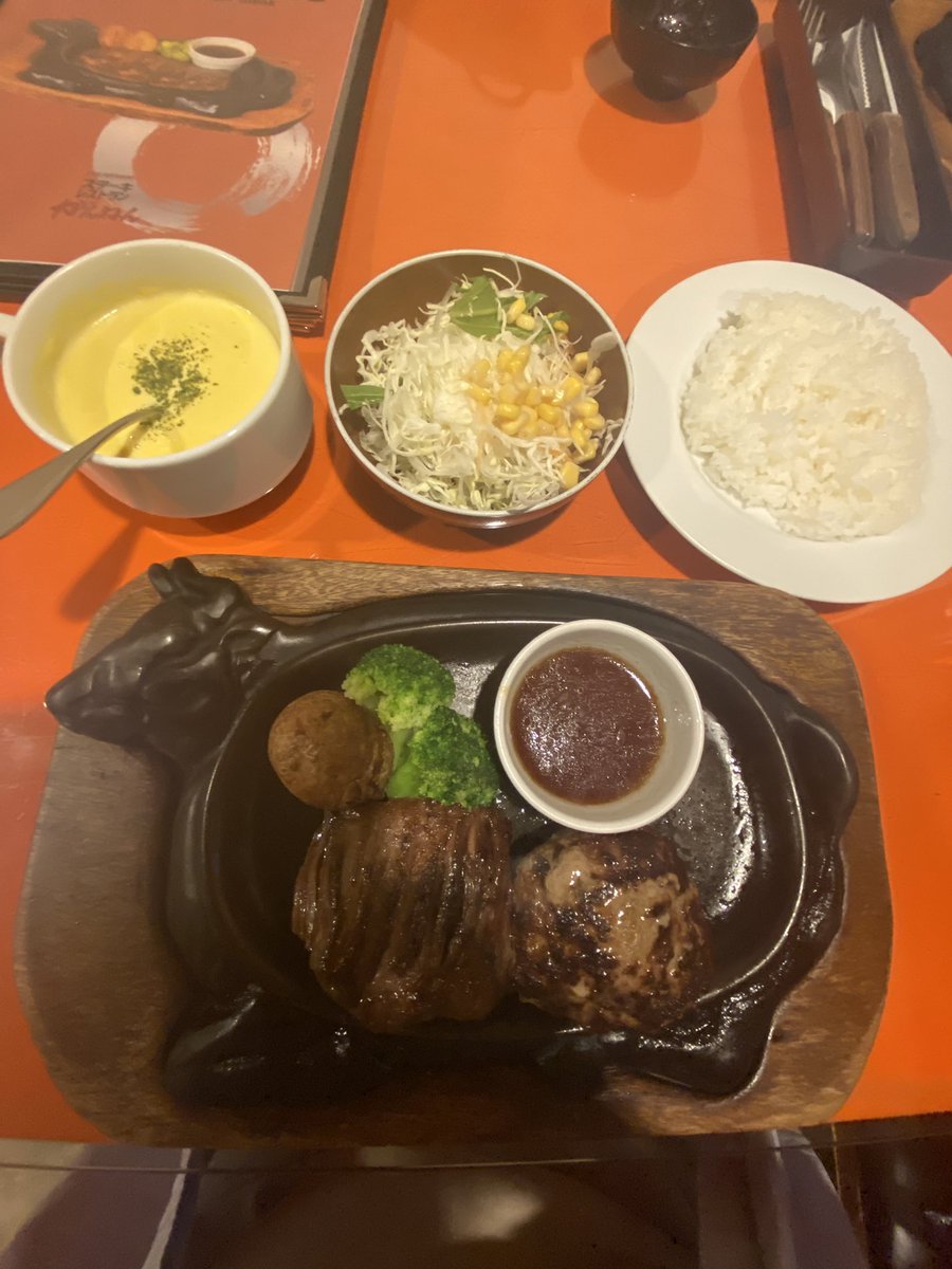 0207yosida's tweet photo. 新さっぽろにあるステーキ屋で夕食 https://t.co/SrNZz3oxrg