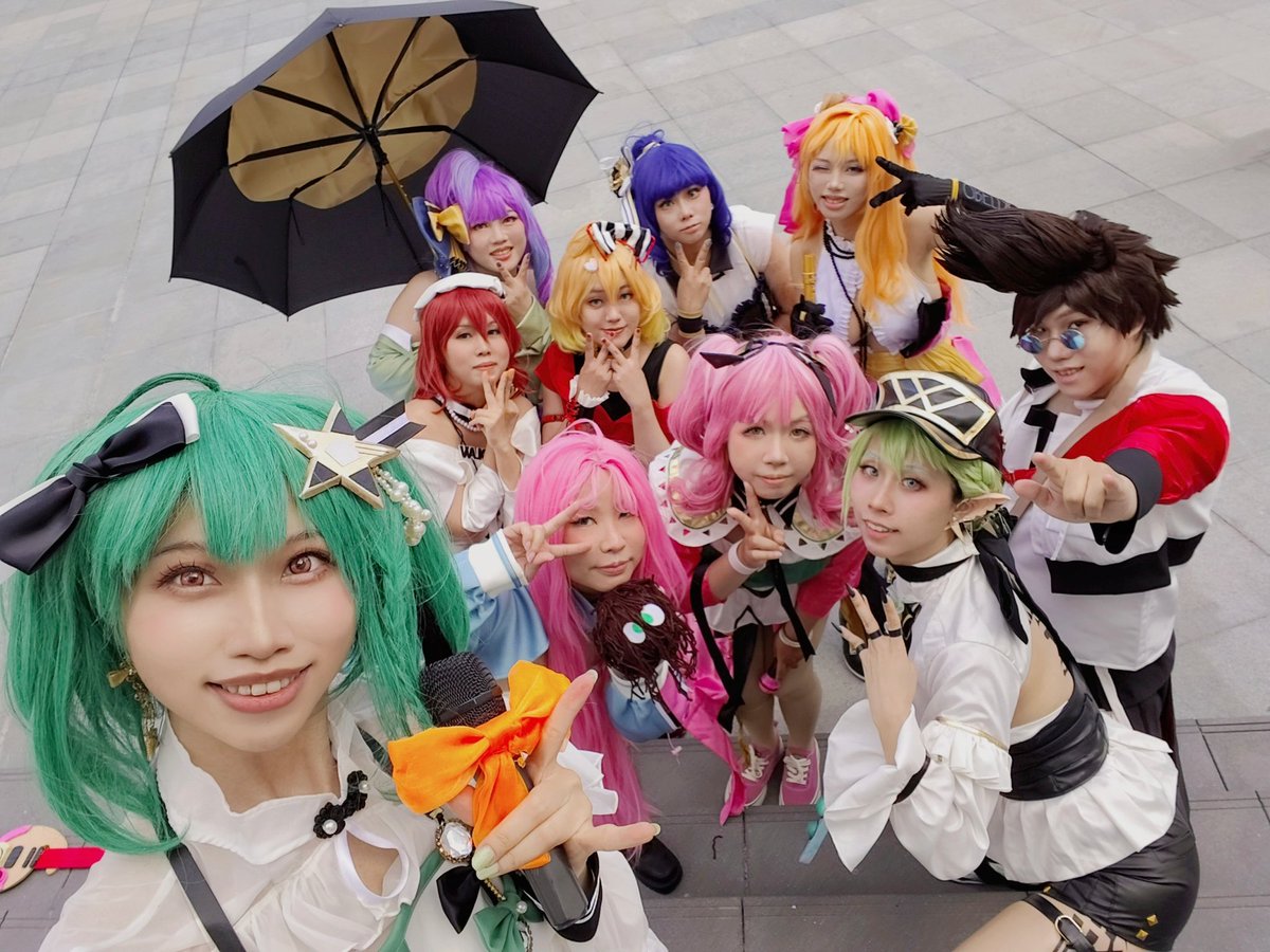 aaa96521's tweet photo. 今日はみんなで一緒にマクロス！
楽しかった✨
感謝大家這麼久了還願意出團><
第一次出女王希望還過得去🥹~~
#マクロス　#コスプレ https://t.co/98yXxBdLhl
