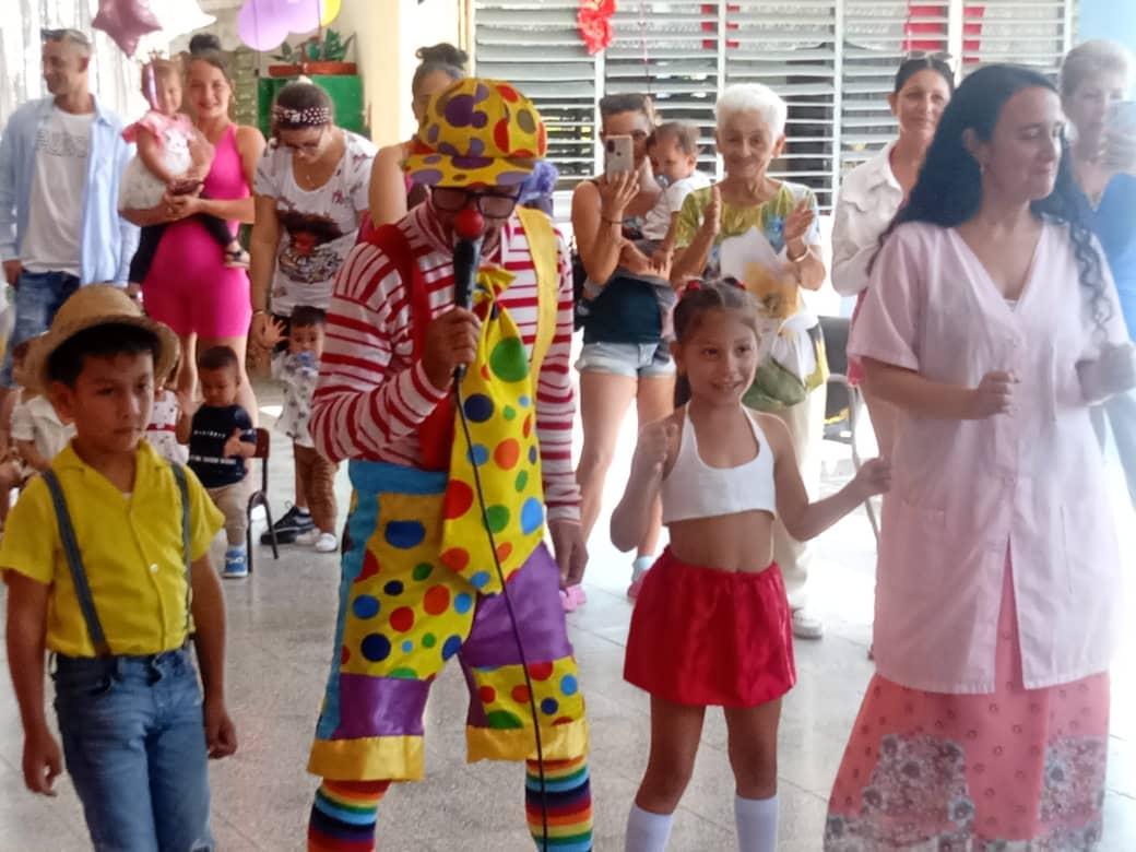 BanesDGE's tweet photo. Actos municipal por el 65 Aniversario de la Creación de los Círculos Infantiles realizado en #Banes. Muchas felicidades ✨ https://t.co/k5p4XC1U1T