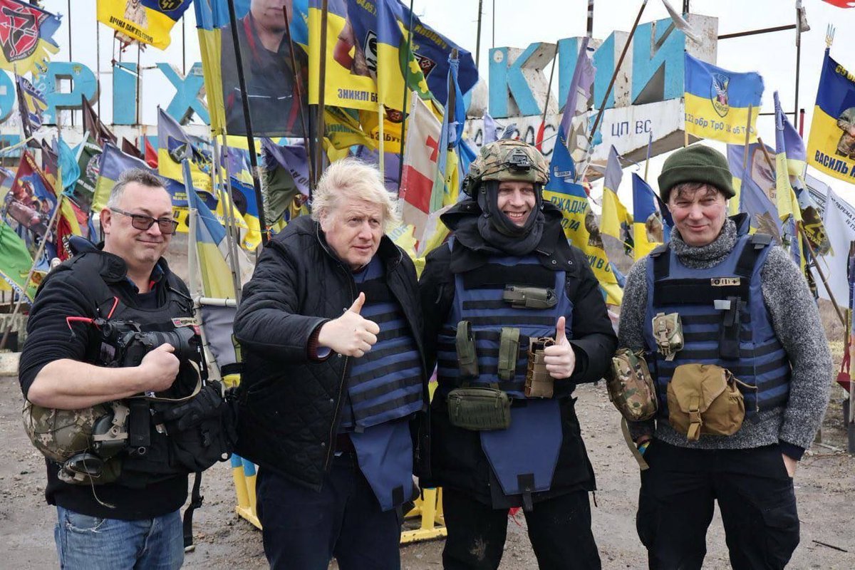 восхищённый болгарин™ tweet media