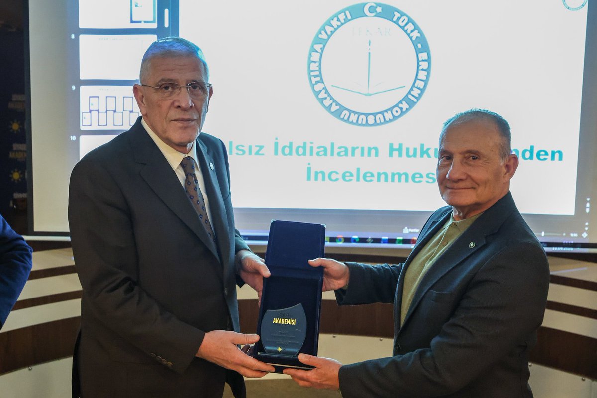 Genel Başkanımız Sayın Müsavat Dervişoğlu'nun katılımıyla gerçekleştirdiğimiz Siyaset Akademisi’nin bugünkü dersinde, 

Sözde “Ermeni Soykırımı” iddiaları, ⁠Türk Hukuk ve Adalet Sistemi ve Türk Dış Politikası ele alındı.

Katılım sağlayan ve katkı sunan herkese teşekkür