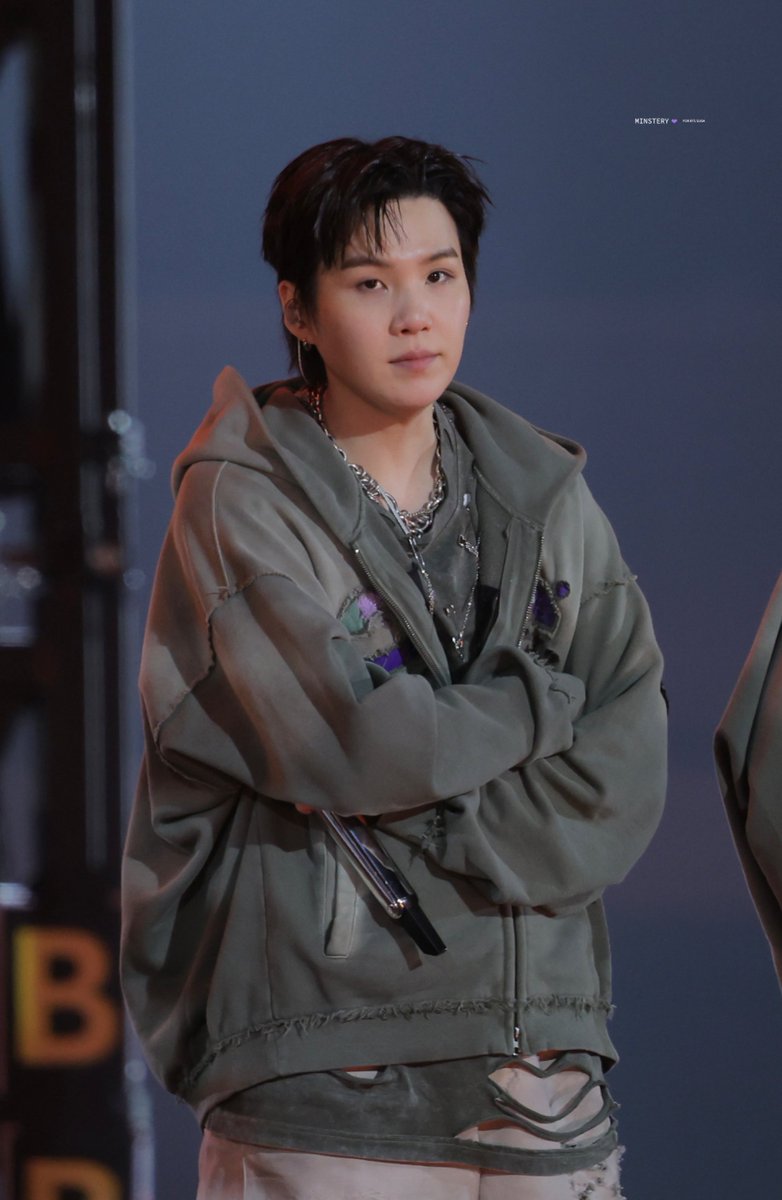 민스터리💫 tweet media