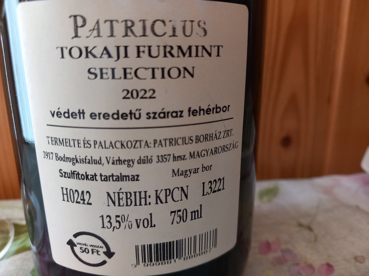 ciao_lasagne's tweet photo. Mai kiválasztott! 🥂
Patricius Furmint Selection 2022
Egy prémium Furmint Bodrogkisfaludról.
Ez amúgy még nem a rendsz@rváltó nedű.
#winelovers
#Furmint
#invinoveritas https://t.co/qHND7Uxb7D