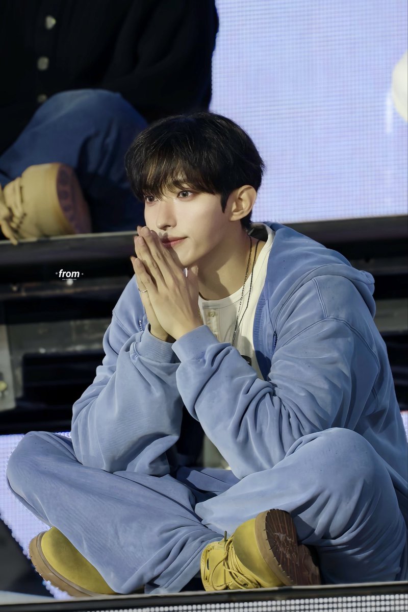 ⋆ 𝙛𝙧𝙤𝙢 ⋆ tweet media