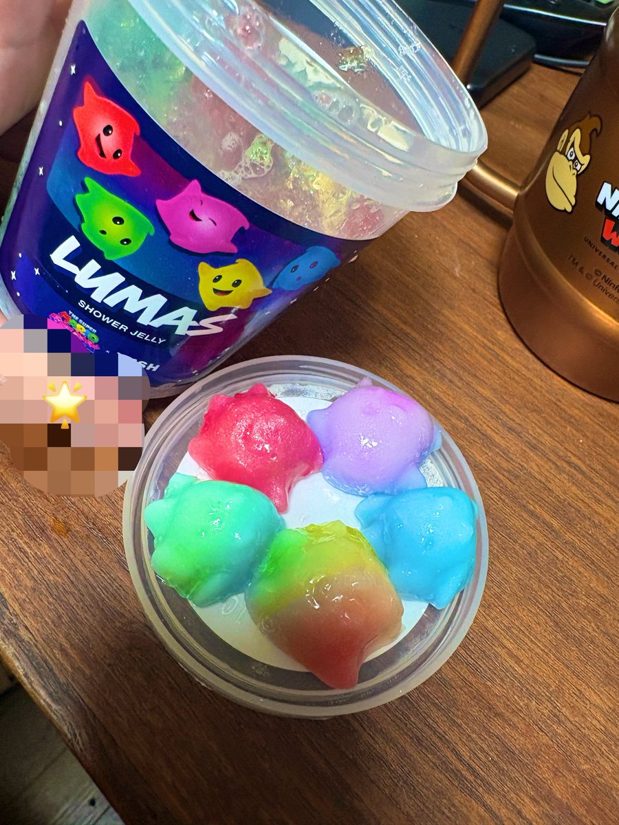 xxxchamx's tweet photo. マリオギャラクシーとLUSHコラボ！
おかげで毎日ギャラクシーの香り！！ https://t.co/AujTcx4MF5