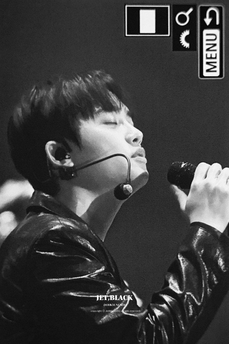 JET,BLACK tweet media