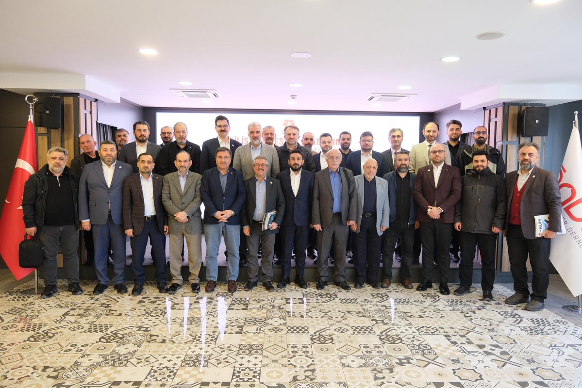 📍 ÖNDER| Filistin’e Destek Platformu

Yüksek İstişare Kurulu Üyemiz N. Bilal Erdoğan’ın teşrifleriyle, Filistin’e Destek Platformu istişare toplantımızı gerçekleştirdik.

Ne yaşanan katliamı unutacağız ne de sessiz kalacağız! 🇵🇸