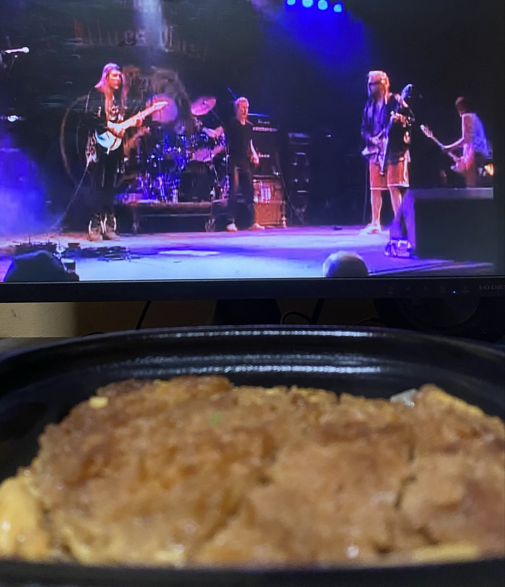 leftyblue tweet media