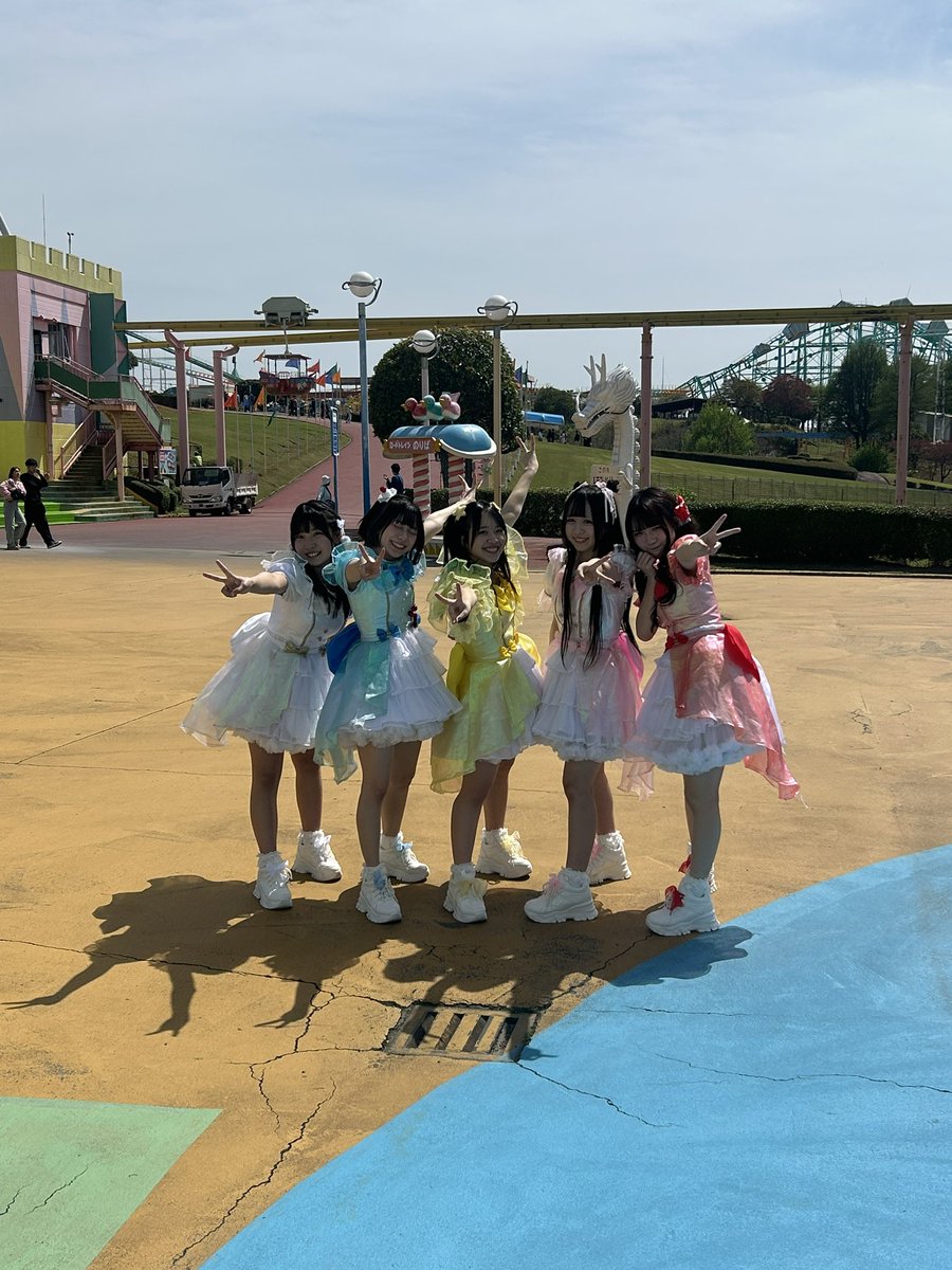qunqun's tweet photo. 本日は熊本でのイベント
ありがとうございました🙇‍♀️❤️‍🔥

ゆめタウンシティモール荒尾、グリーンランドでのLIVE見てくださった皆さん本当に感謝です☺️✨

そして今日の
「特典会、、、0人、、、」の投稿が
まさかのたくさんの方に見ていただいていてびっくりしています…😳

心配してくれた方応援の言葉をくれた方も
本当にありがとうございます🙇🏻‍♀️

明日は特典会0人じゃなくなるように
もっと頑張ります🔥

#QunQun 
#きゅんきゅん