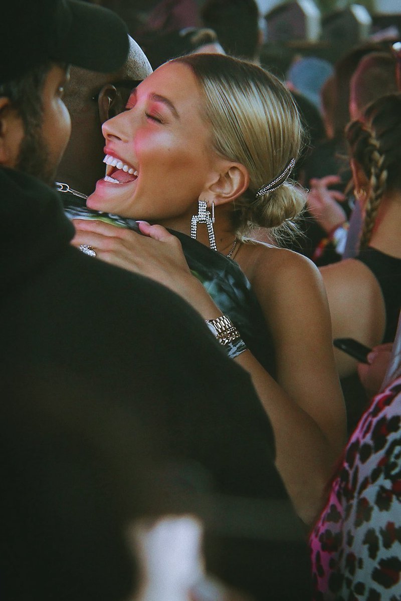 hailey bieber files tweet media