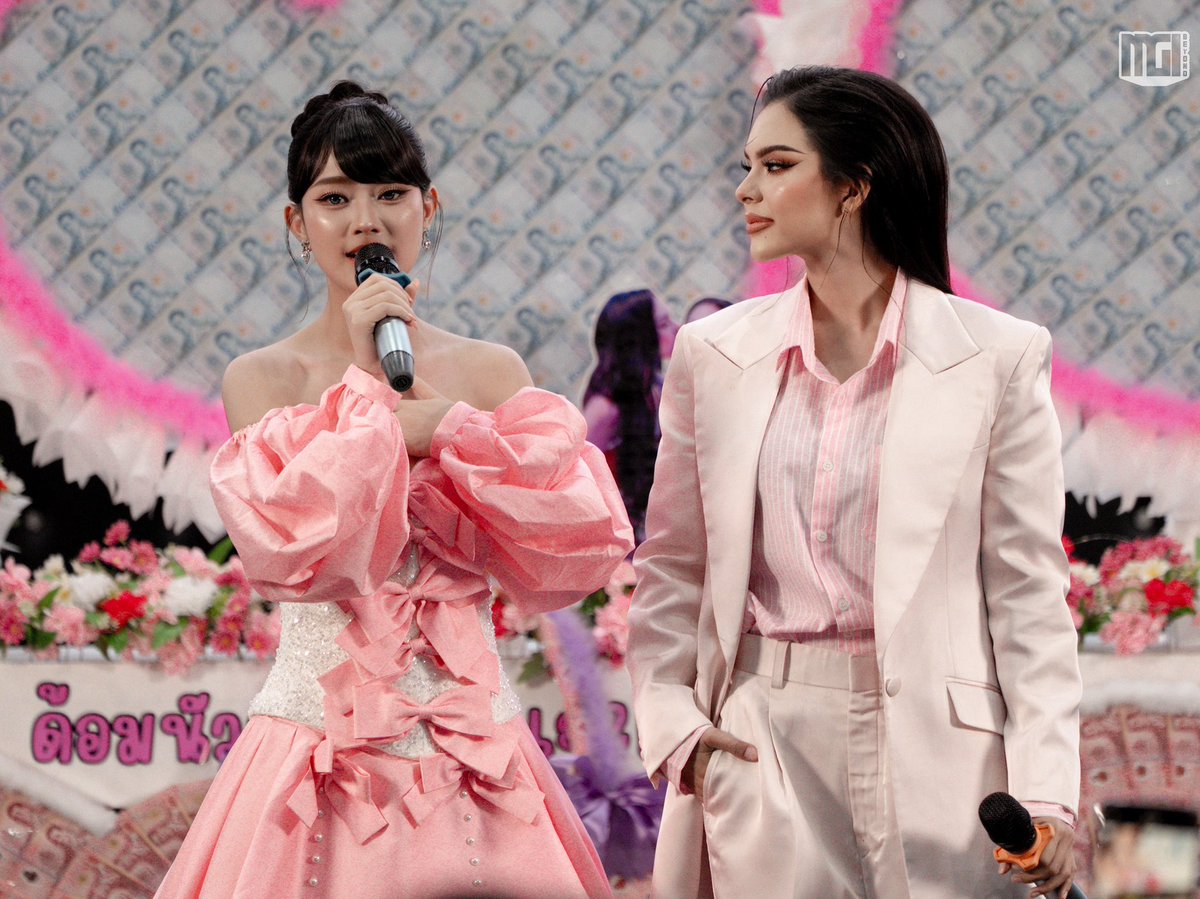 MGIBeyond's tweet image. ครั้งแรกของแฟนมีต ที่เต็มไปด้วย ความรักความอบอุ่นของงาน GENOEY 1st Mini Fan Meeting 💗

@AngelicaDeMaagd 
@naruemonnoey91
#MissGrandThailand2026
#Genoey1stFanmeet 
#เจเนย #genoey
#MGIBeyond