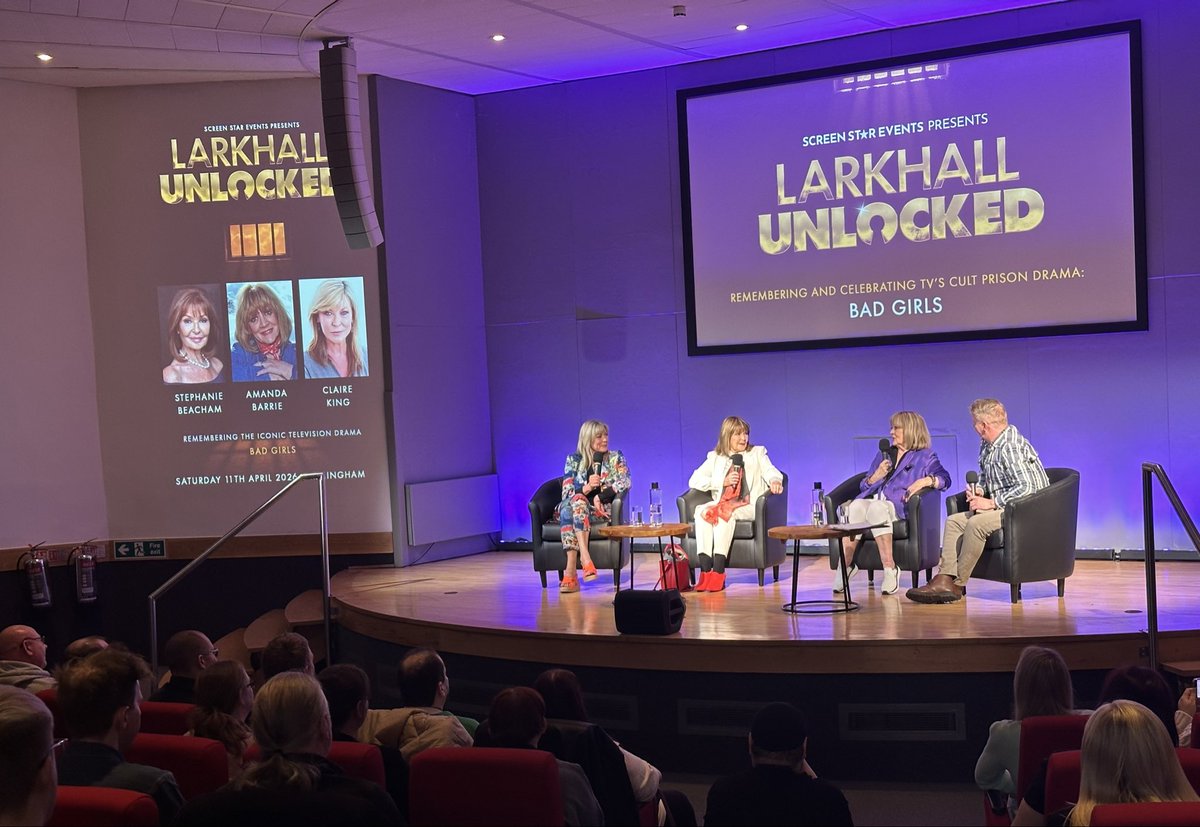 V_Musings's tweet photo. 3 legends on stage in Birmingham for Larkhall Unlocked!
#stephaniebeacham #amandabarrie #claireking #badgirls #corrie #coronationstreet #emmerdale #dynasty #screenstarevents #sse https://t.co/eUongRhcFl