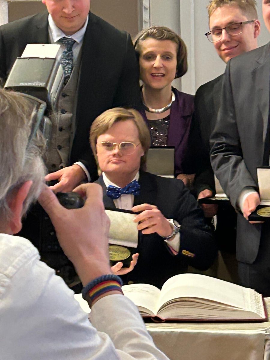 Phoenix Voice tweet media