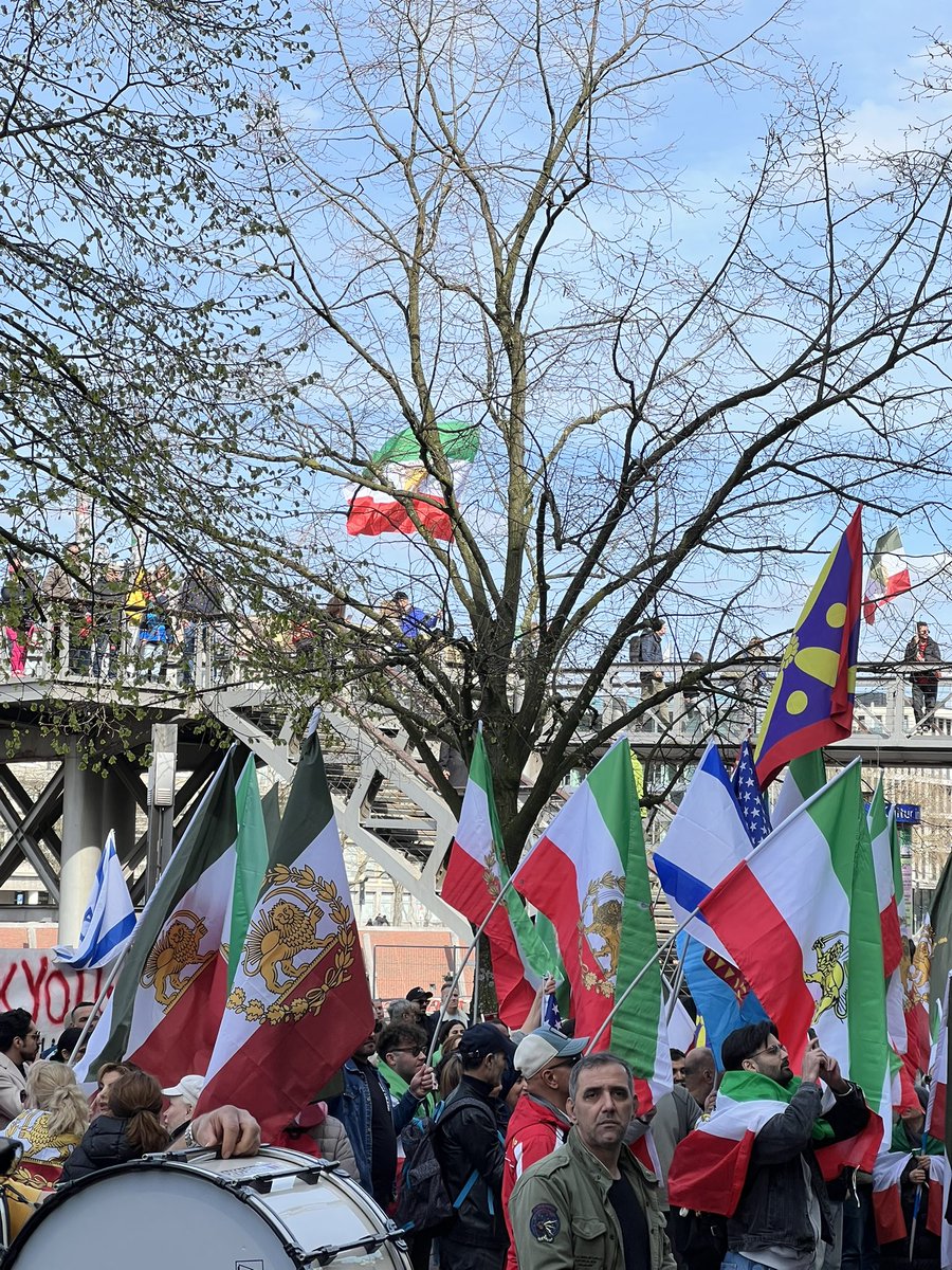 alirahimi818's tweet photo. هامبورگ، به فرمان شاهزاده رضا پهلوی
#KingRezaPahlavi‌ForIran https://t.co/9BJLxugYVv