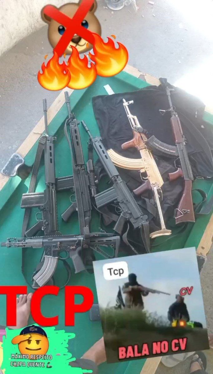 RioWarz21's tweet image. 📸🔥

Integrantes do TCP exibindo seu arsenal na Favela de Acari.

📍Rio de Janeiro, Brasil
