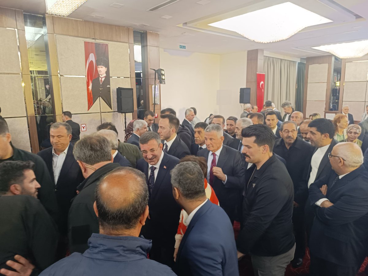 abdurahimmedeni's tweet photo. Cumhurbaşkanı yardımcısı sn. Cevdet YILMAZ'IN katılımıyla gerçekleştirilen Doğu ve Güneydoğu Anadoluda tarım , gıda ve sanayi odaklı kalkınma vizyonu çalıştayına katıldık, Bölgemiz için hayırlara vesile olsun. https://t.co/BSMSonVUih