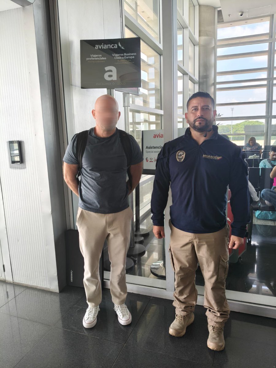 MigracionCol's tweet image. #Cali | Alemán inadmitido por Migración Colombia tras evidenciar intención de turismo con fines de explotación sexual. 
Inconsistencias durante la entrevista migratoria, itinerarios hacia Cartagena y Medellín y juguetes sexuales en su equipaje impulsaron la medida.