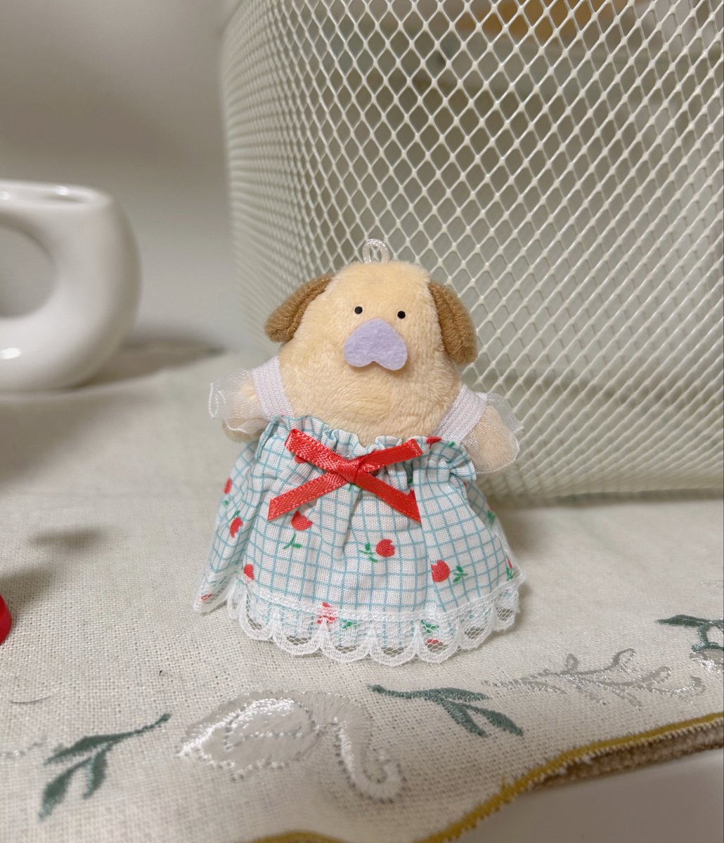 別のぬい用に買ったお洋服が図らずもふわんわんにジャストフィットし、春のお嬢様スタイルおイヌが爆誕___🌷

🐶<ご機嫌麗しゅうワ
#ふわんわんといっしょ