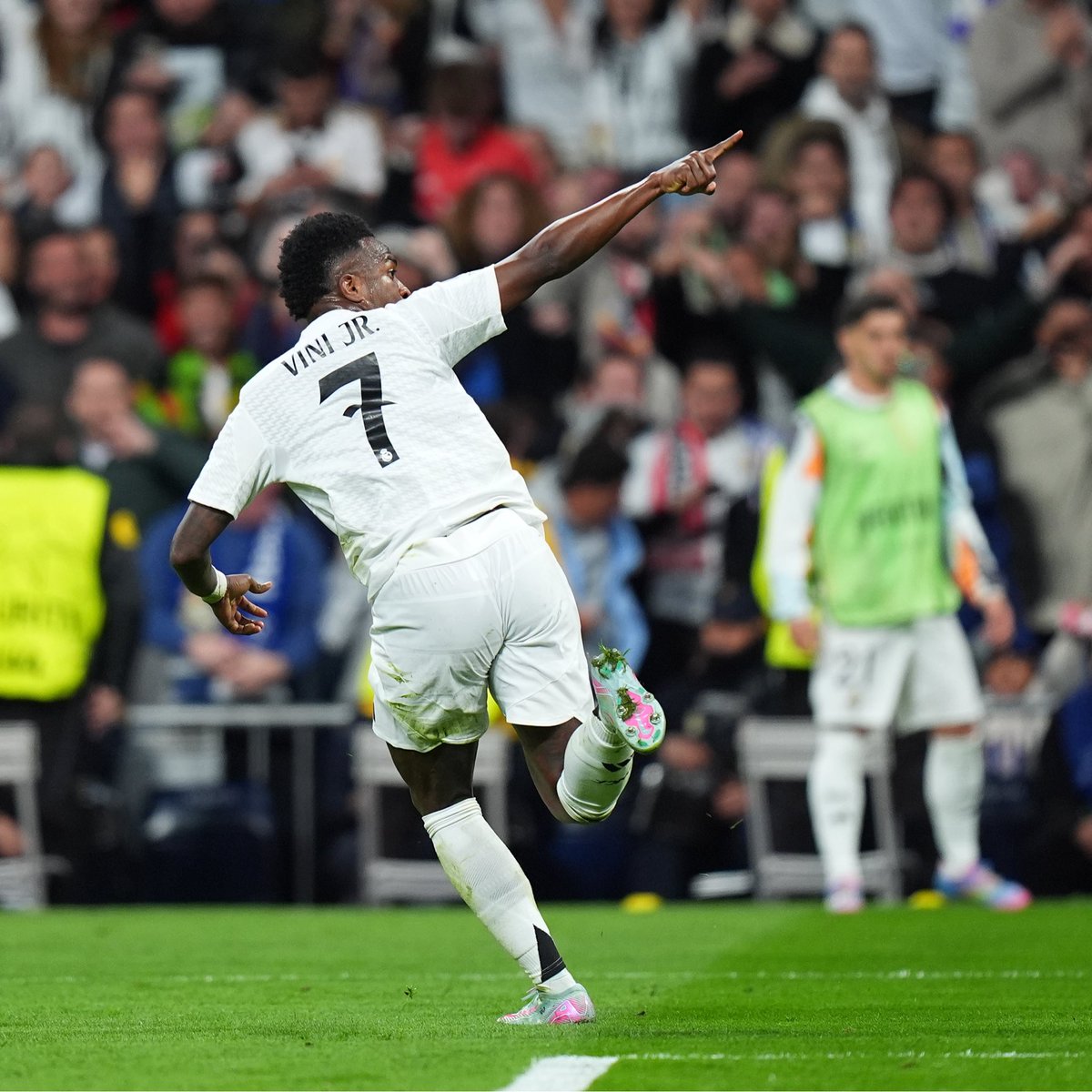 🇫🇮 tweet media