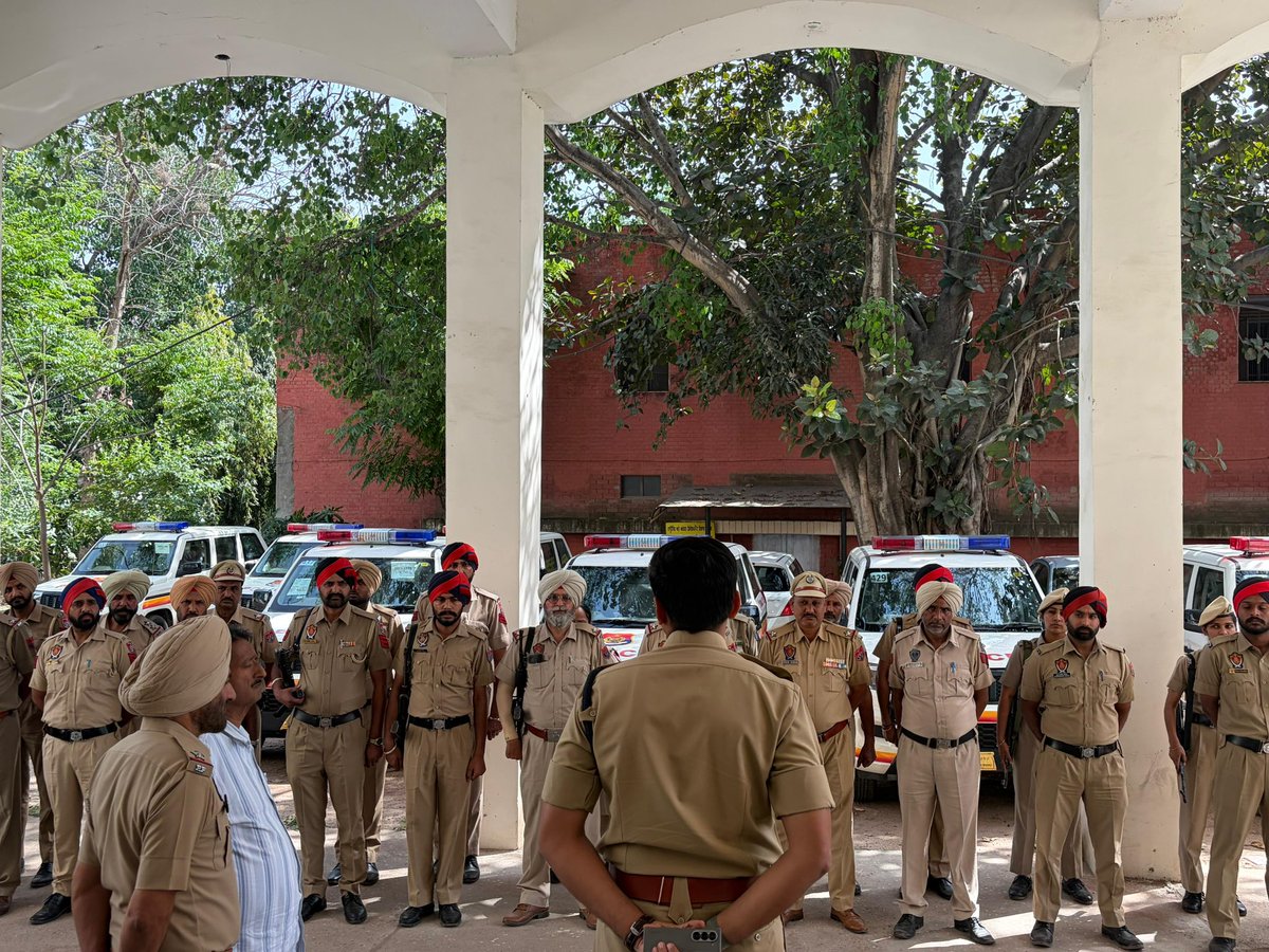 SBSNagarPolice's tweet image. SSP/SBS Nagar issued instructions to the personnel deployed on Police Helpline Number 112 Emergency Response Vehicles to reach the spot immediately and take appropriate action.
#Dial112  #EmergencyResponse #PublicSafety #YourSafetyOurPriority